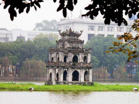 Một buổi sáng bình yên quanh Hồ Gươm