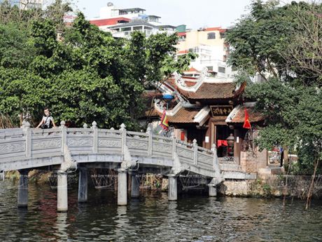 Đền Thủy Trung Tiên - khám phá ngôi đền cổ kính bên hồ Trúc Bạch