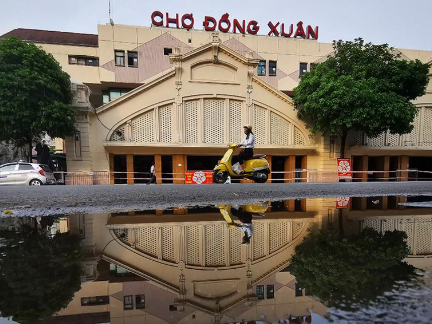Lang thang chợ Đồng Xuân và thưởng thức ẩm thực đường phố