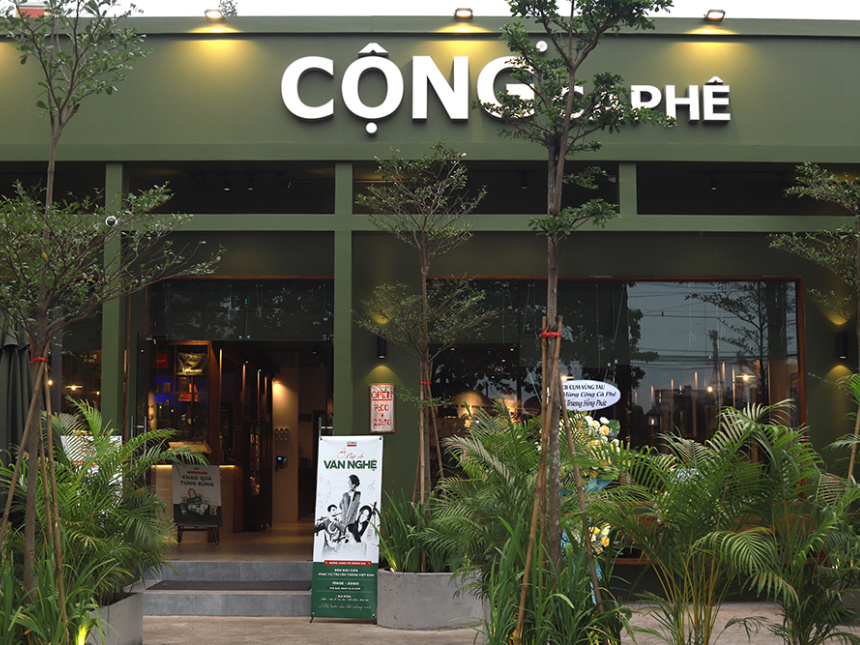 Cafe gần 103A4 Lạc Chính - ngồi bên hồ và nhìn Hà Nội chậm lại