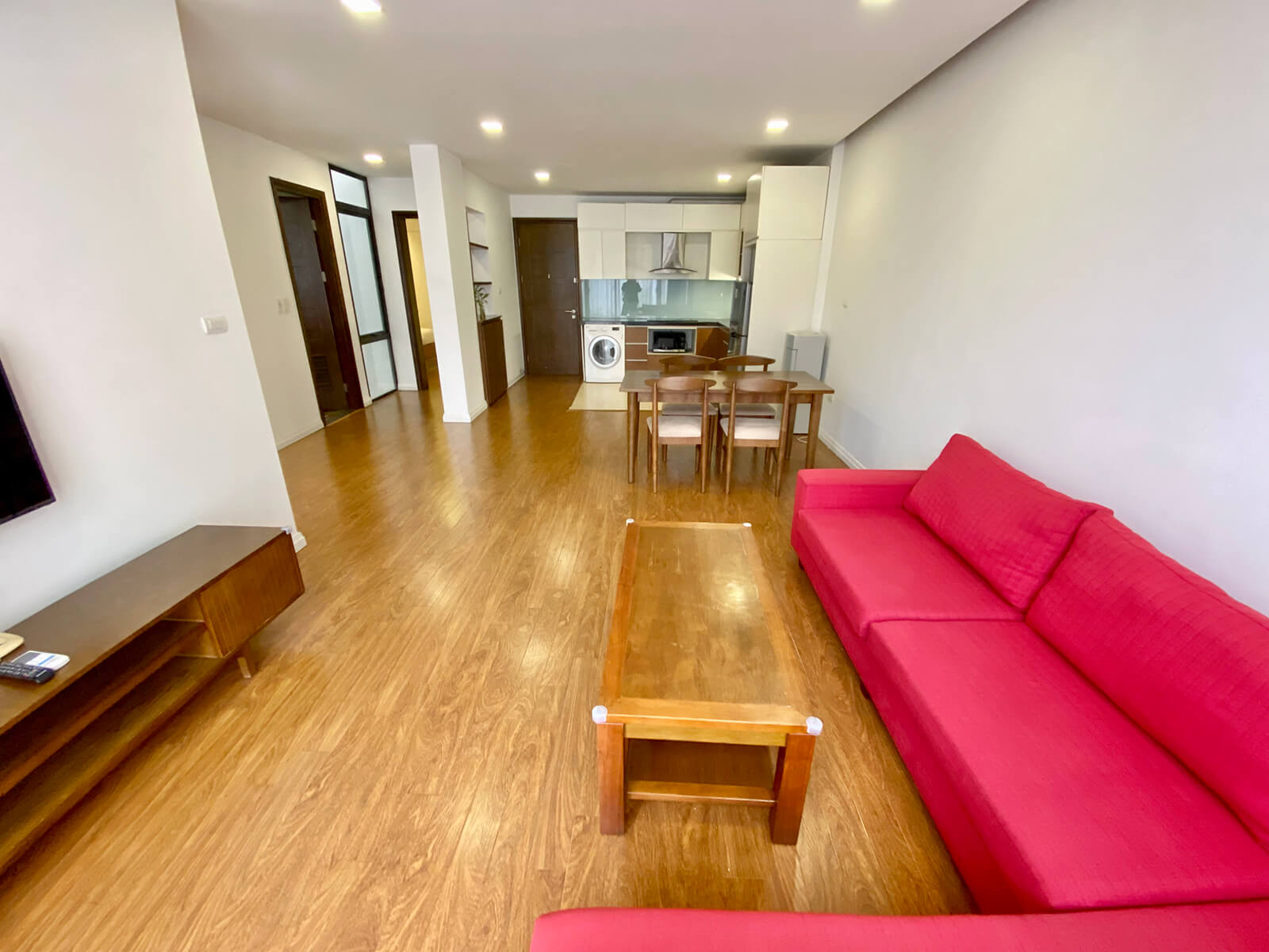 Deluxe Two-bedroom Apartment With Balcony