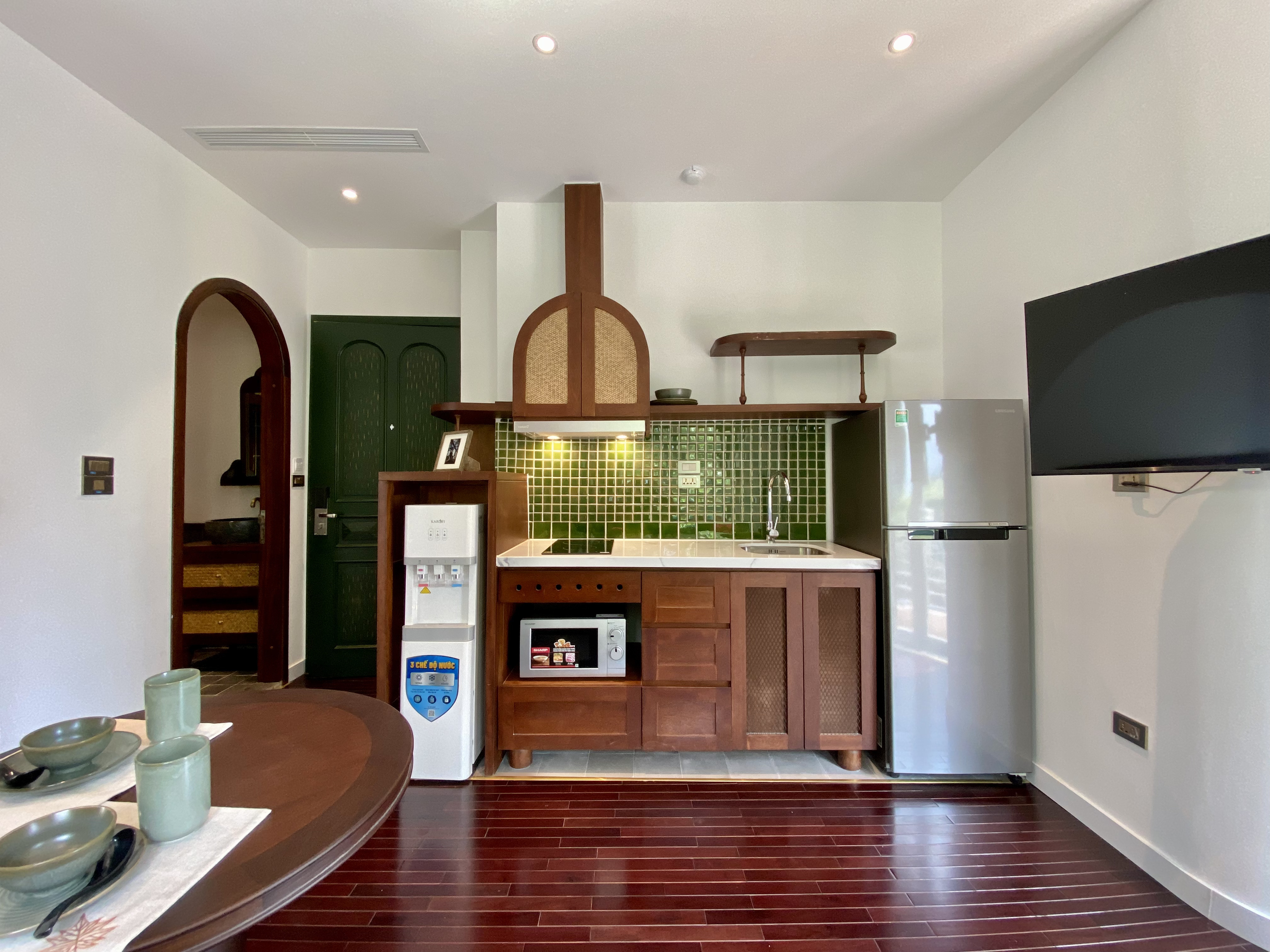Superior City View Apartment With Balcony