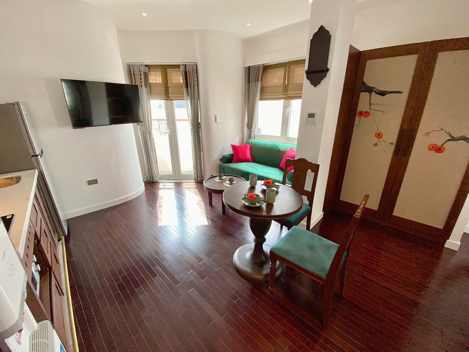 Superior City View Apartment With Balcony