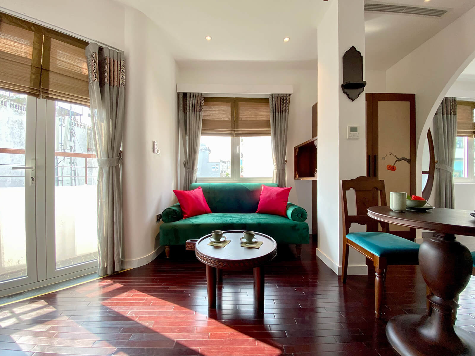 Superior City View Apartment With Balcony