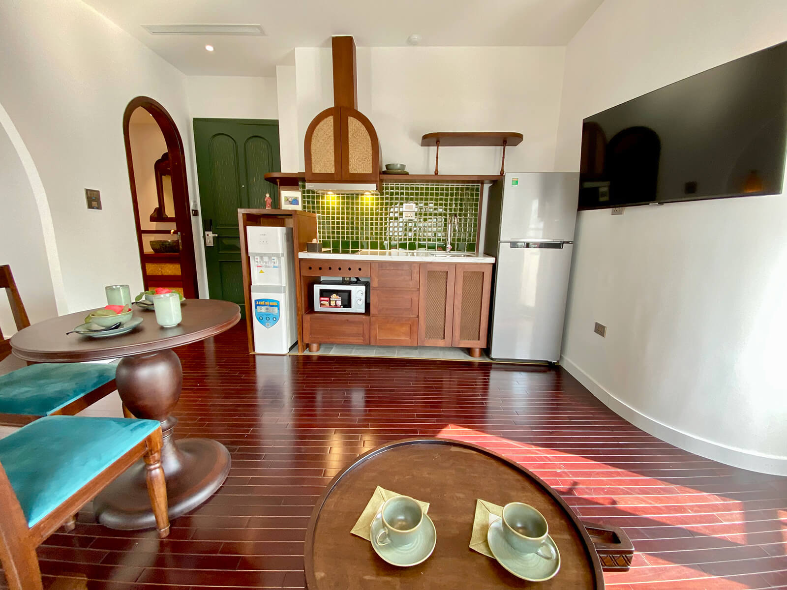 Superior City View Apartment With Balcony