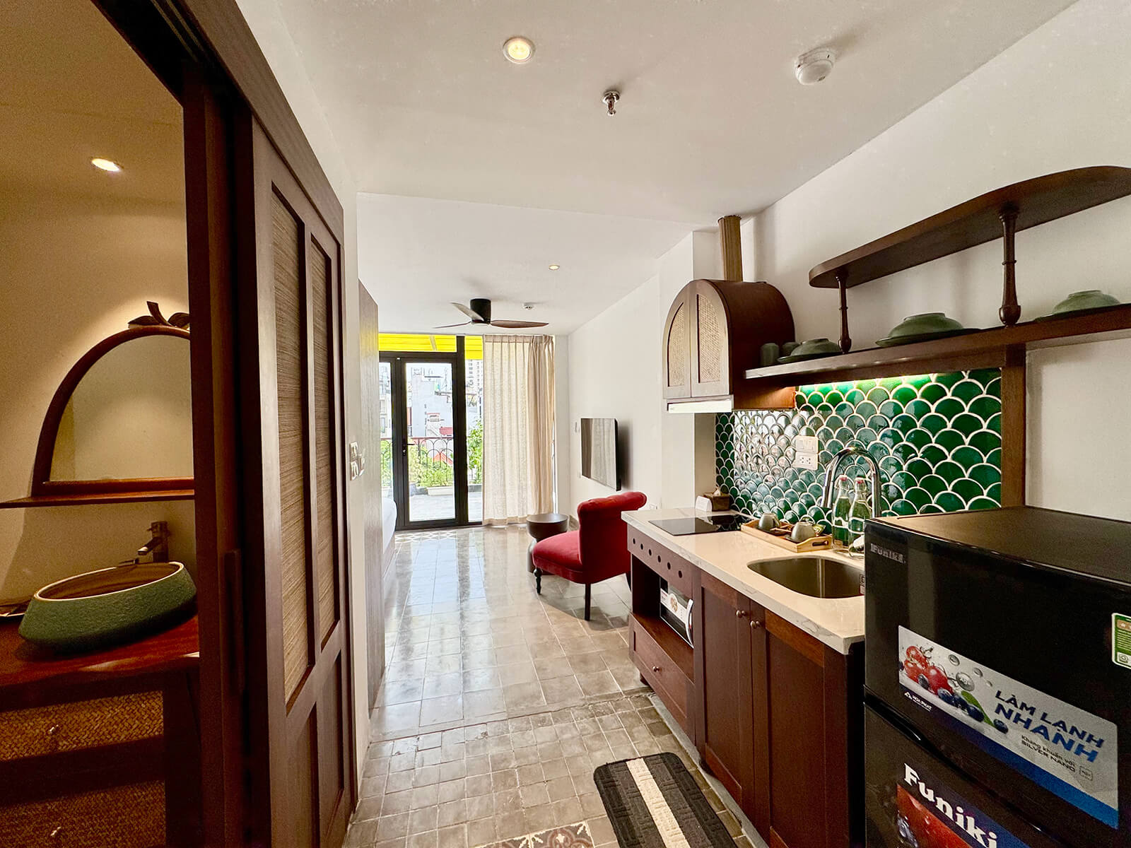 Deluxe Apartment With Lake View