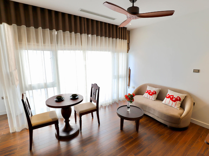 Signature Apartment With Windows