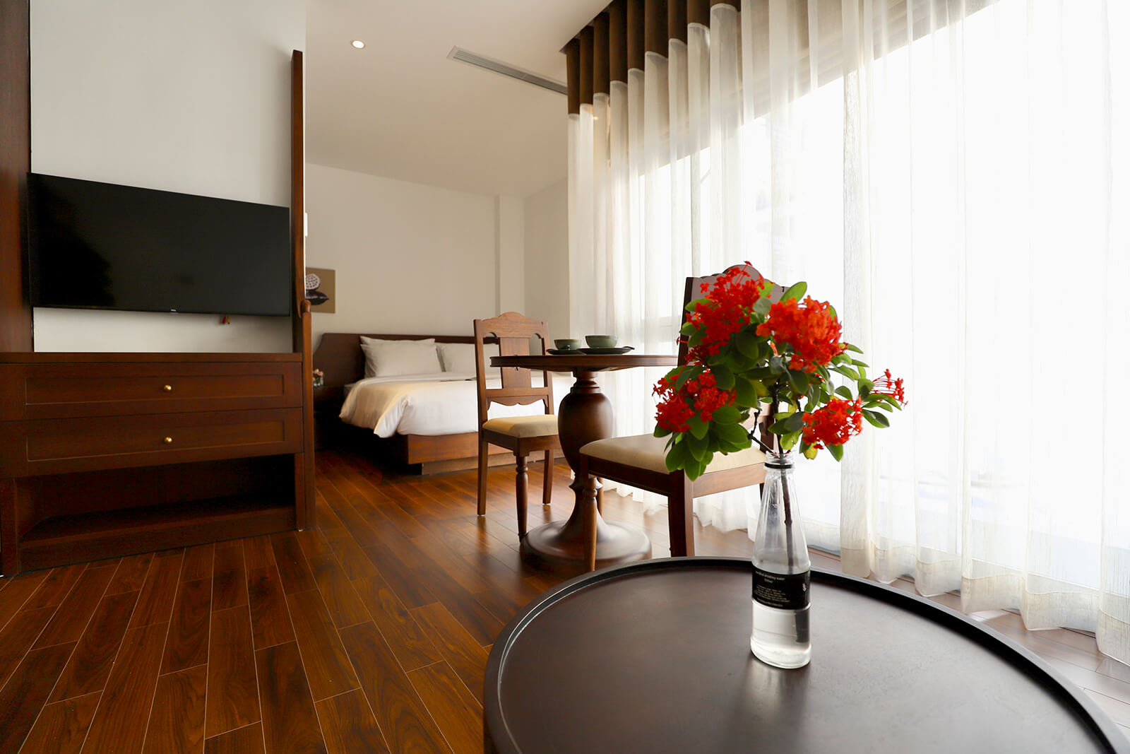 Signature Apartment With Windows