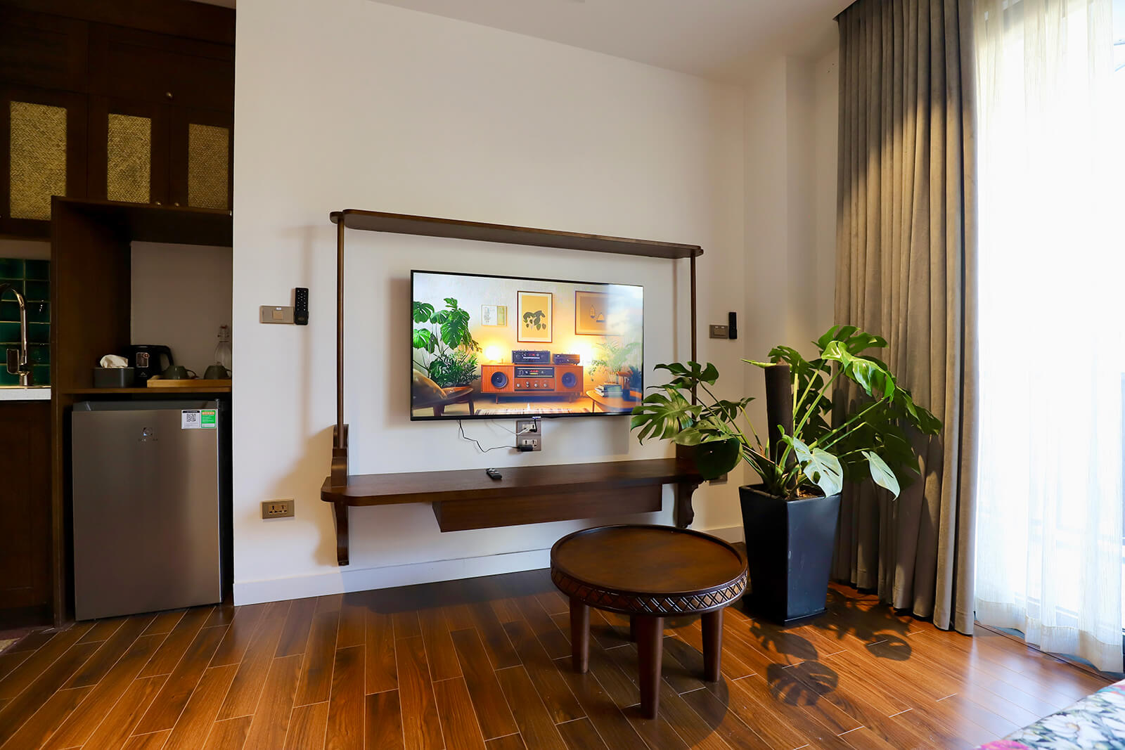 Superior Balcony Apartment with Truc Bach Lake View