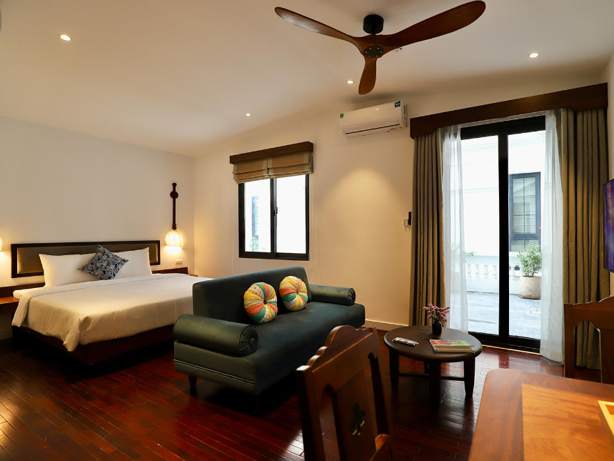 Classic One-bedroom Apartment With Balcony