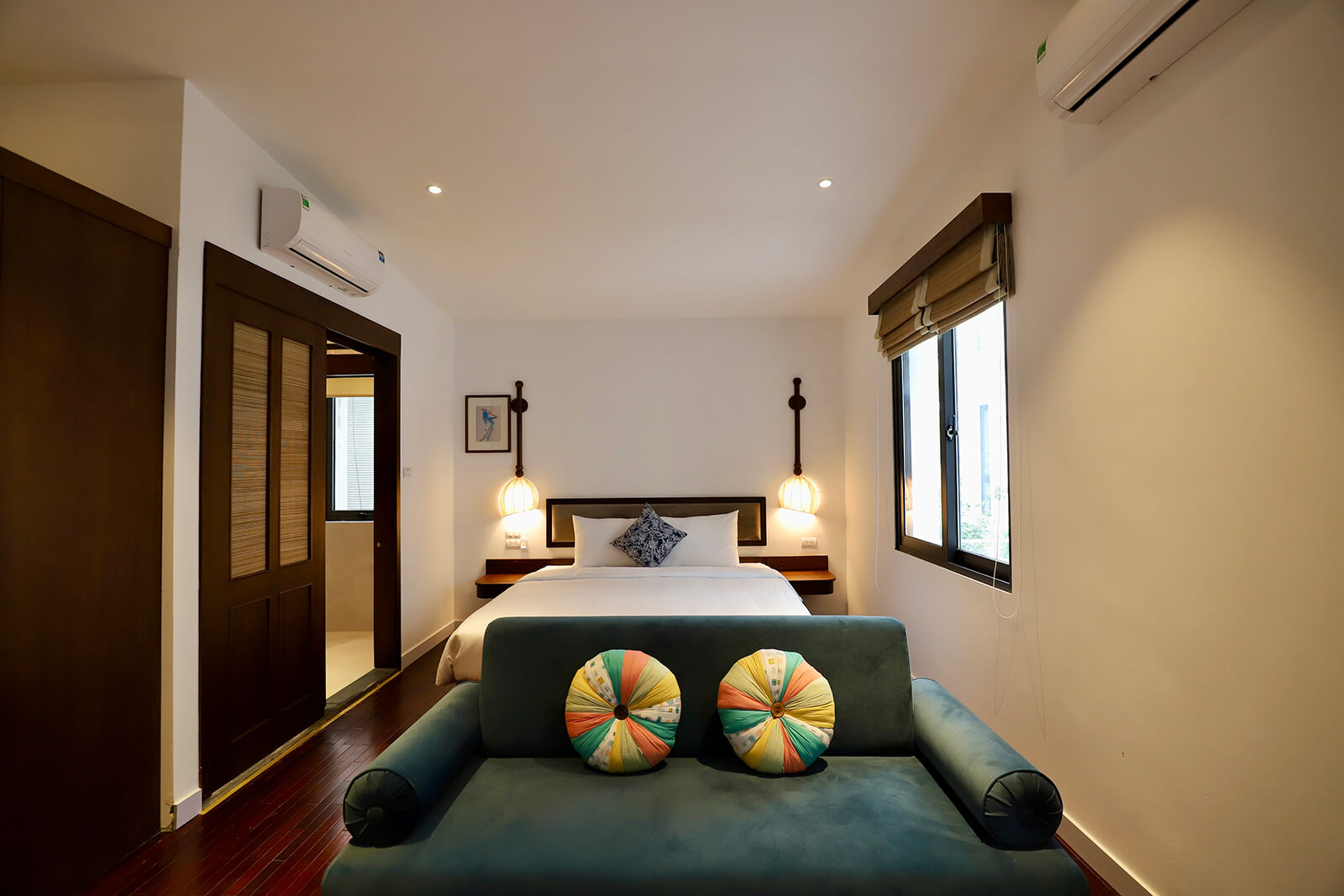 Classic One-bedroom Apartment With Balcony