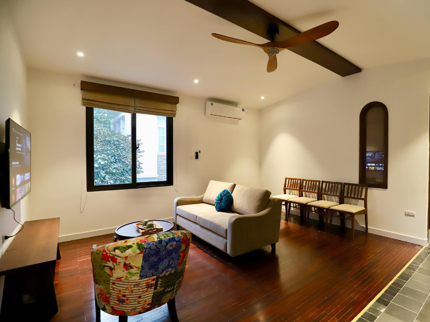 Standard Two-bedroom Apartment With Windows