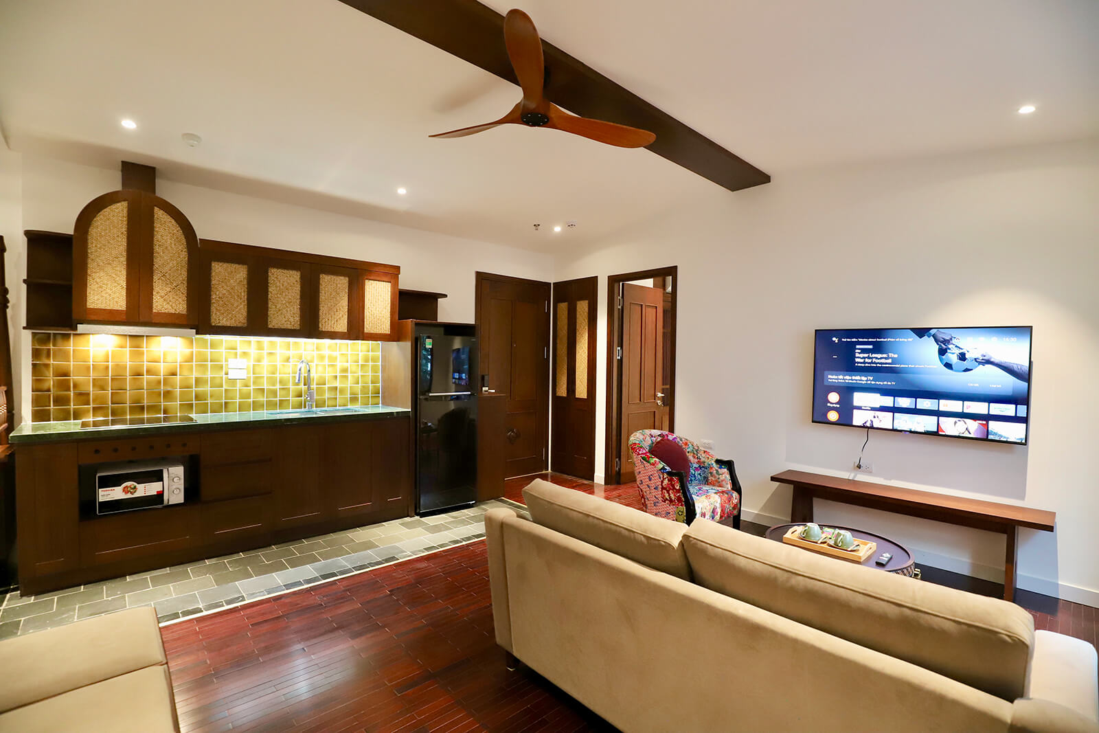Standard Two-bedroom Apartment With Windows