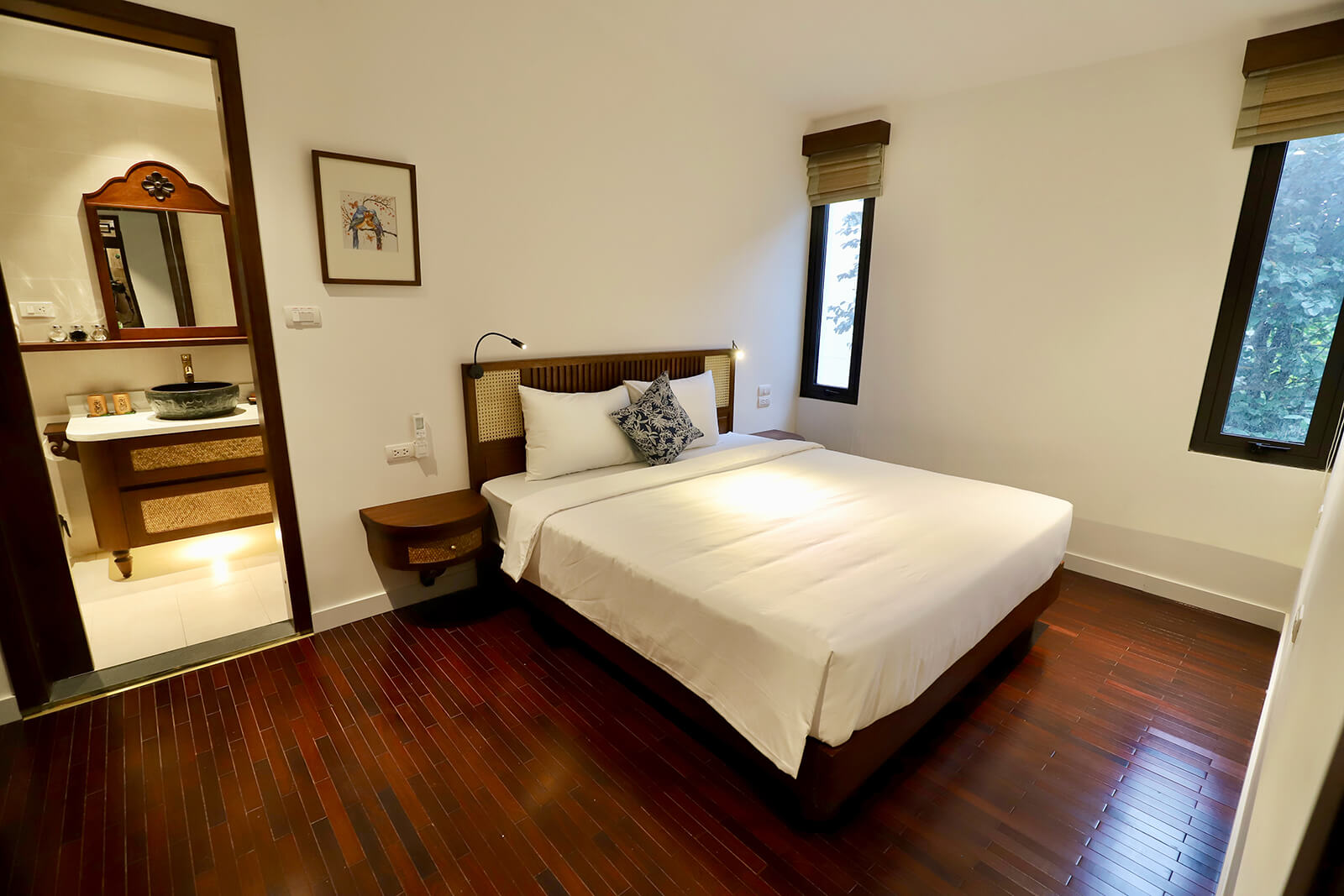 Standard Two-bedroom Apartment With Windows