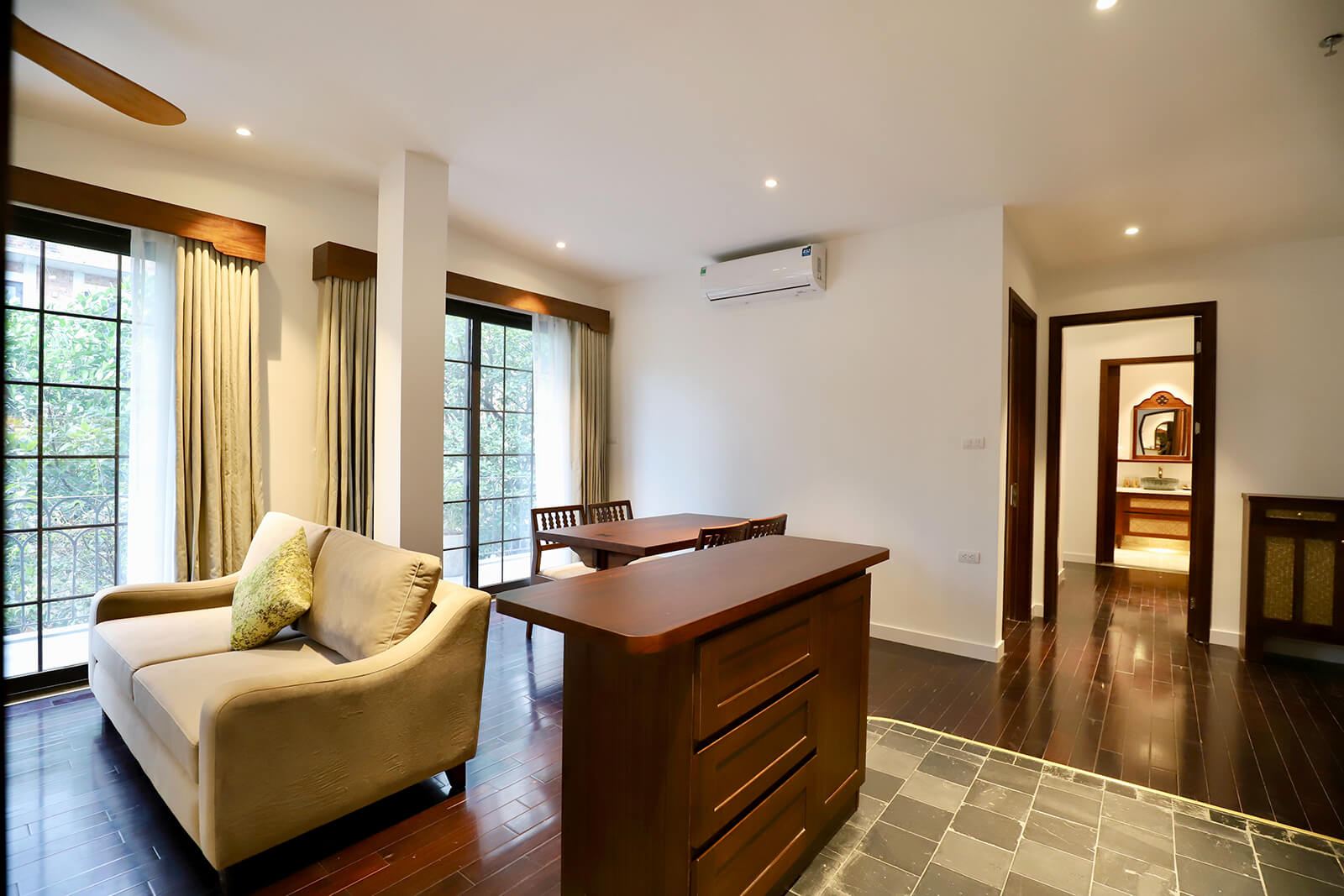 Deluxe Two-bedroom Apartment With Balcony