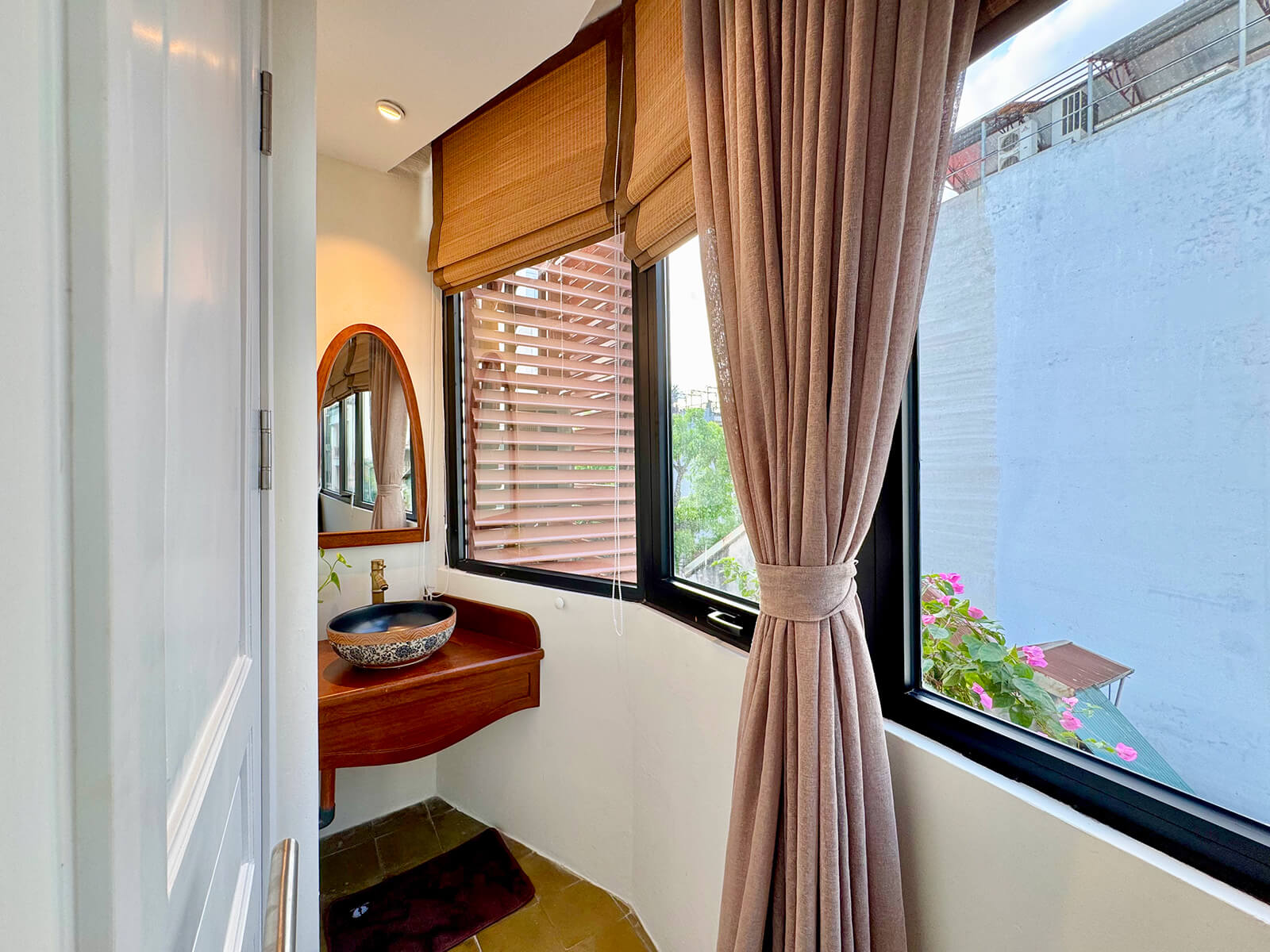 Superior Apartment With City View