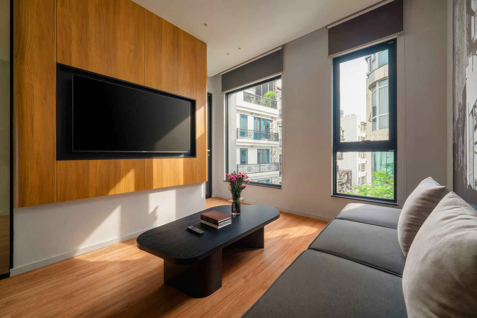 Three-bedroom Apartment With Truc Bach Lake View
